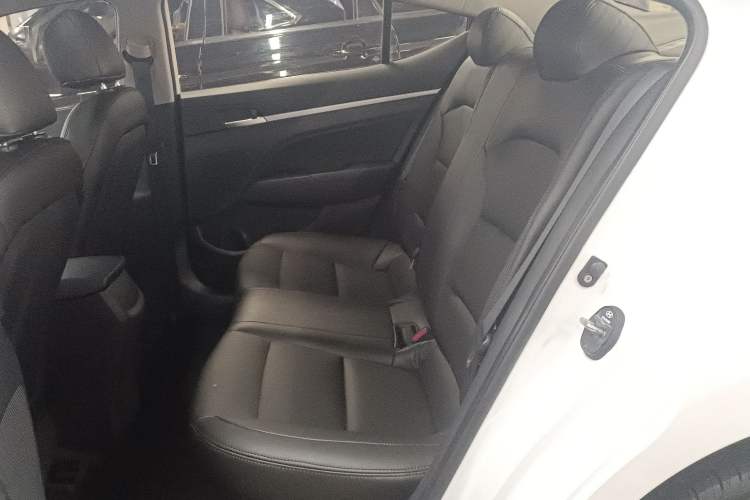 Used Hyundai Elantra (6th Generation / Lingdong) 2016 1.6L Automatic ZhiXuan – Elite Version Left Rear Seat
