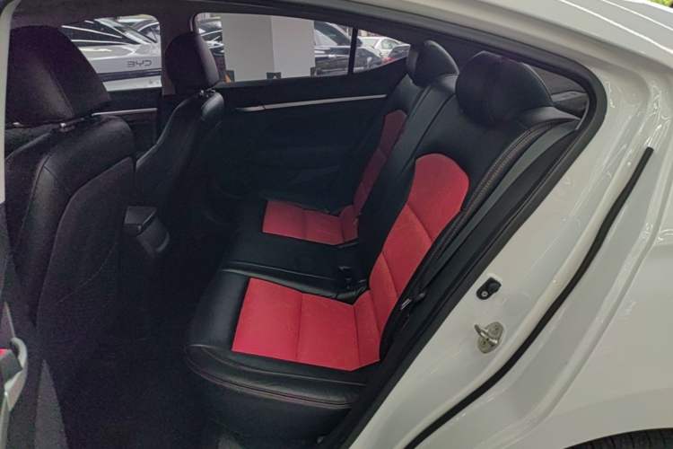 Used Hyundai Elantra (6th Generation / Lingdong) 2016 1.6L Automatic ZhiXuan – Elite Version Left Rear Seat