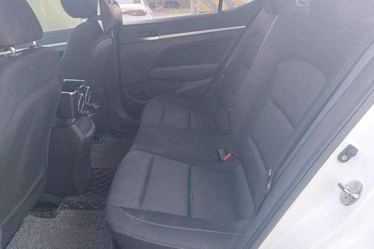 Used Hyundai Elantra (6th Generation / Lingdong) 2016 1.6L Automatic ZhiXuan – Elite Version Left Rear Seat
