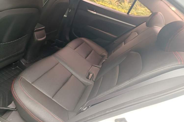 Used Hyundai Elantra (6th Generation / Lingdong) 2016 1.6L Automatic ZhiXuan – Elite Version Left Rear Seat