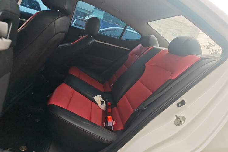Used Hyundai Elantra (6th Generation / Lingdong) 2016 1.6L Automatic ZhiXuan – Elite Version Left Rear Seat