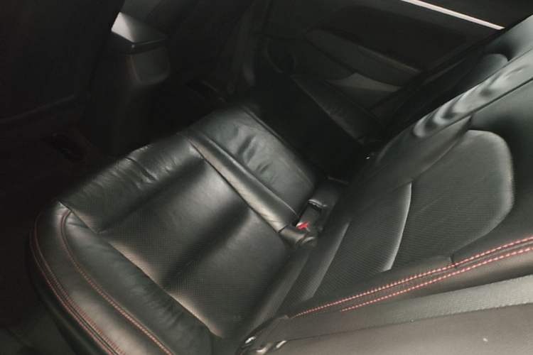 Used Hyundai Elantra (6th Generation / Lingdong) 2016 1.6L Automatic ZhiXuan – Elite Version Left Rear Seat