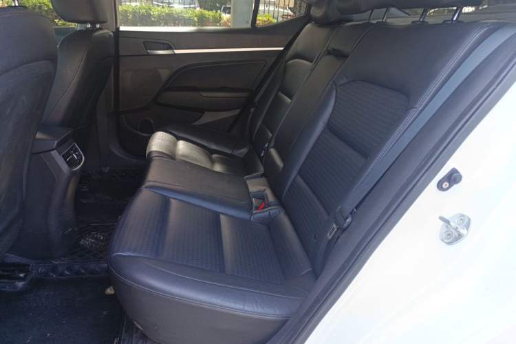 Used Hyundai Elantra (6th Generation / Lingdong) 2016 1.6L Automatic ZhiXuan · Flagship Edition Left Rear Seat