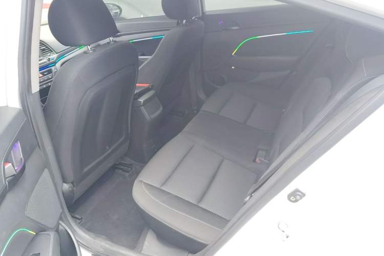 Used Hyundai Elantra (6th Generation / Lingdong) 2016 1.4T Dual-Clutch Xuan Dong · Dynamic Version Left Rear Seat