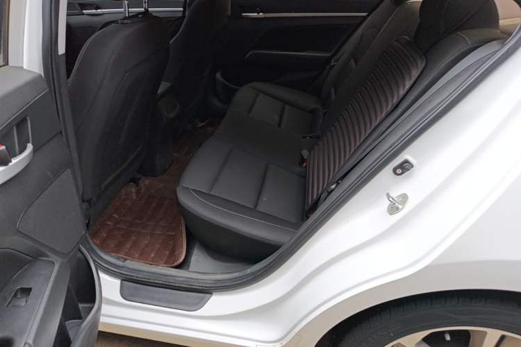 Used Hyundai Elantra (6th Generation / Lingdong) 2016 1.6L Automatic ZhiXuan – Elite Version Left Rear Seat