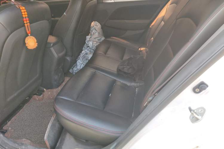 Used Hyundai Elantra (6th Generation / Lingdong) 2016 1.6L Automatic ZhiXuan – Elite Version Left Rear Seat