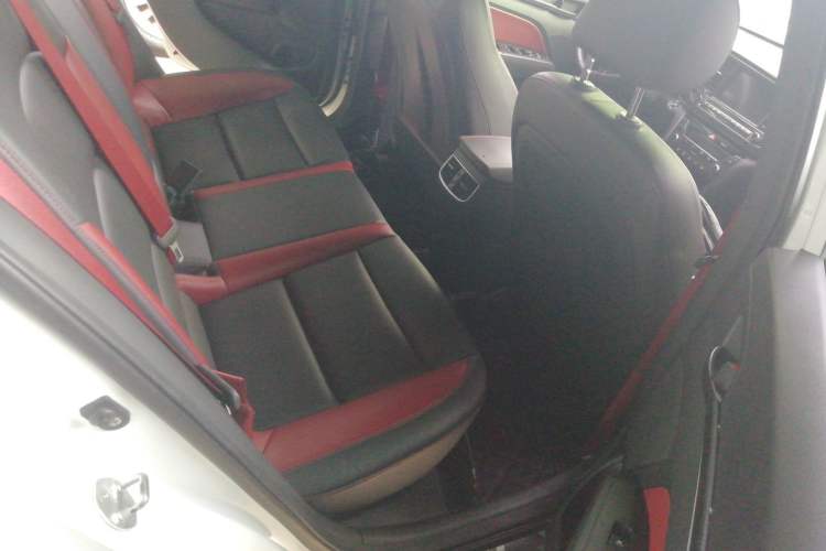 Used Hyundai Elantra (6th Generation / Lingdong) 2016 1.4T Dual-Clutch Xuan Dong · Flagship Edition Left Rear Seat