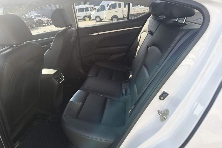 Used Hyundai Elantra (6th Generation / Lingdong) 2016 1.6L Automatic ZhiXuan · Flagship Edition Left Rear Seat