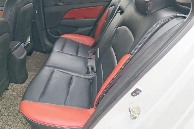 Used Hyundai Elantra (6th Generation / Lingdong) 2016 1.4T Dual-Clutch Xuan Dong · Dynamic Version Left Rear Seat