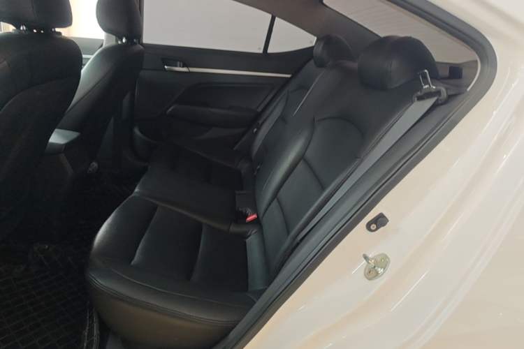 Used Hyundai Elantra (6th Generation / Lingdong) 2016 1.6L Automatic ZhiXuan – Elite Version Left Rear Seat