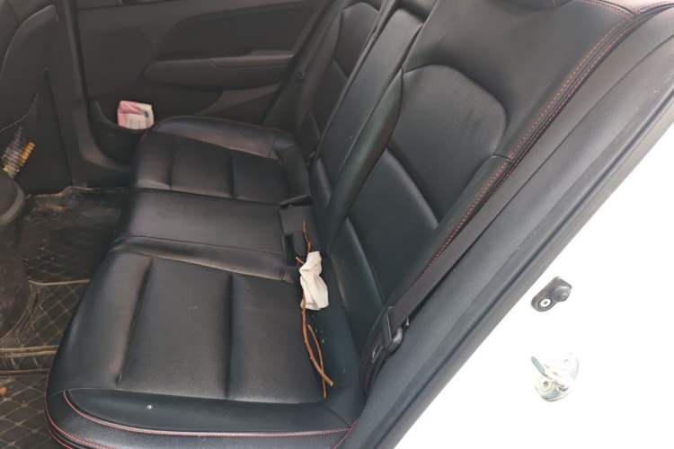 Used Hyundai Elantra (6th Generation / Lingdong) 2016 1.4T Dual-Clutch Xuan Dong · Dynamic Version Left Rear Seat