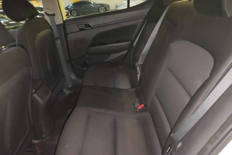Used Hyundai Elantra (6th Generation / Lingdong) 2016 1.4T Dual-Clutch Xuan Dong · Dynamic Version Left Rear Seat