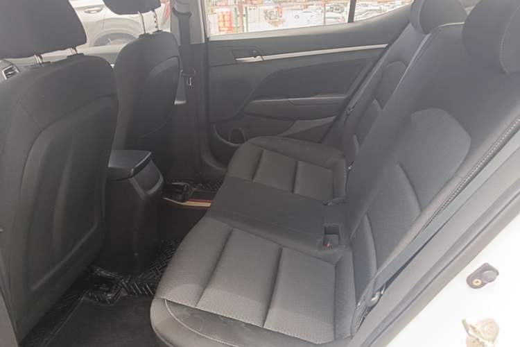 Used Hyundai Elantra (6th Generation / Lingdong) 2016 1.6L Automatic ZhiXuan – Elite Version Left Rear Seat