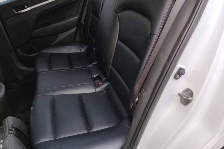 Used Hyundai Elantra (6th Generation / Lingdong) 2016 1.6L Automatic ZhiXuan – Elite Version Left Rear Seat