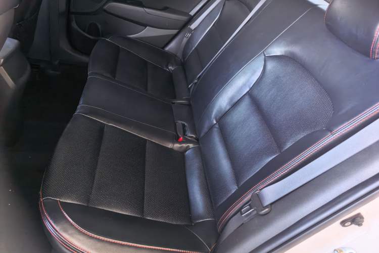 Used Hyundai Elantra (6th Generation / Lingdong) 2016 1.6L Automatic ZhiXuan – Elite Version Left Rear Seat