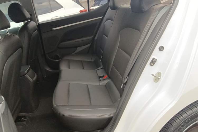Used Hyundai Elantra (6th Generation / Lingdong) 2016 1.6L Automatic ZhiXuan – Elite Version Left Rear Seat