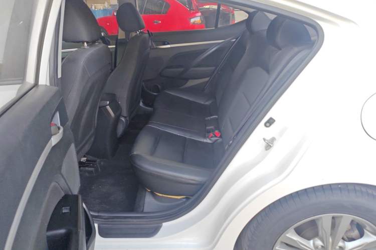 Used Hyundai Elantra (6th Generation / Lingdong) 2016 1.6L Manual ZhiXuan·Youth Edition Left Rear Seat
