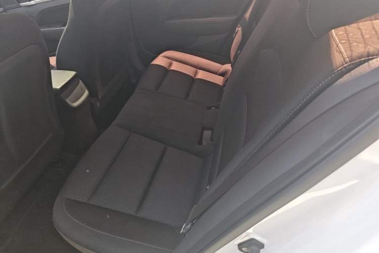Used Hyundai Elantra (6th Generation / Lingdong) 2016 1.6L Automatic ZhiXuan – Elite Version Left Rear Seat