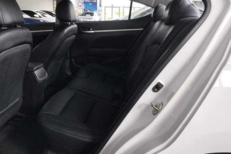 Used Hyundai Elantra (6th Generation / Lingdong) 2016 1.6L Automatic ZhiXuan – Elite Version Left Rear Seat