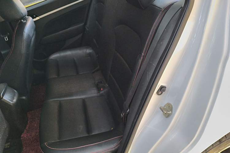 Used Hyundai Elantra (6th Generation / Lingdong) 2016 1.6L Automatic ZhiXuan – Elite Version Left Rear Seat
