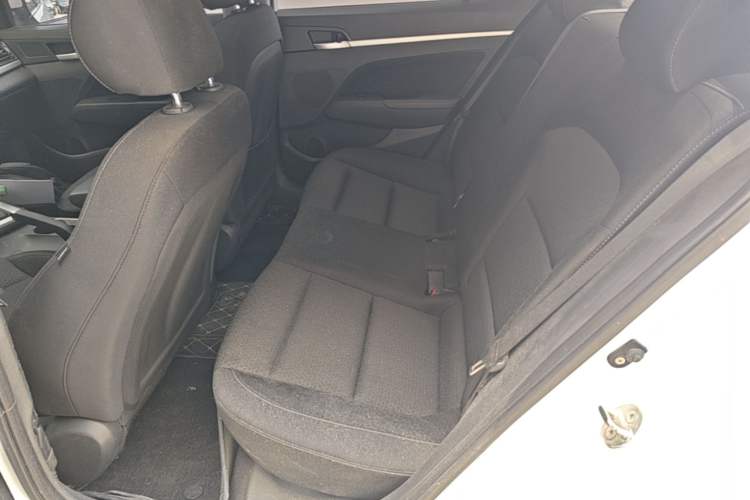 Used Hyundai Elantra (6th Generation / Lingdong) 2016 1.6L Automatic ZhiXuan – Elite Version Left Rear Seat