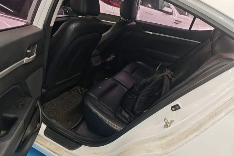 Used Hyundai Elantra (6th Generation / Lingdong) 2016 1.6L Automatic ZhiXuan – Elite Version Left Rear Seat