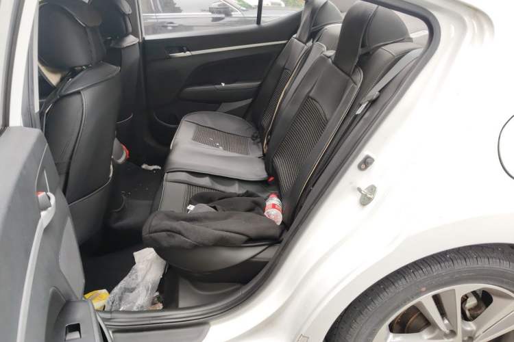Used Hyundai Elantra (6th Generation / Lingdong) 2016 1.6L Automatic ZhiXuan – Elite Version Left Rear Seat