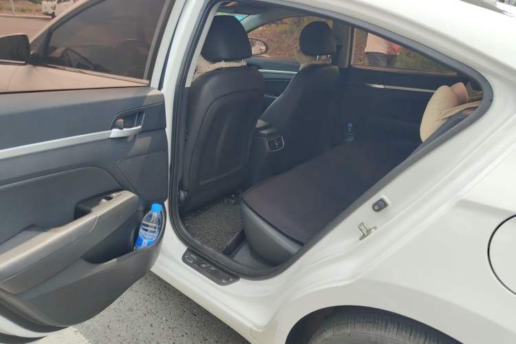 Used Hyundai Elantra (6th Generation / Lingdong) 2016 1.6L Automatic ZhiXuan · Flagship Edition Left Rear Seat