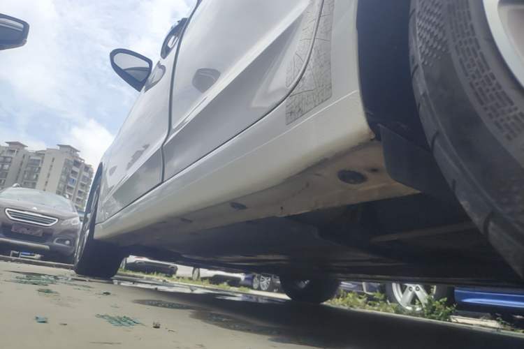 Used Hyundai Elantra (6th Generation / Lingdong) 2016 1.6L Automatic ZhiXuan – Elite Version Left Side Sill