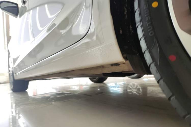 Used Hyundai Elantra (6th Generation / Lingdong) 2016 1.6L Automatic ZhiXuan – Elite Version Left Side Sill
