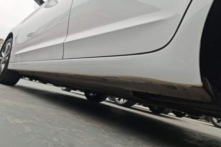 Used Hyundai Elantra (6th Generation / Lingdong) 2016 1.6L Automatic ZhiXuan – Elite Version Left Side Sill