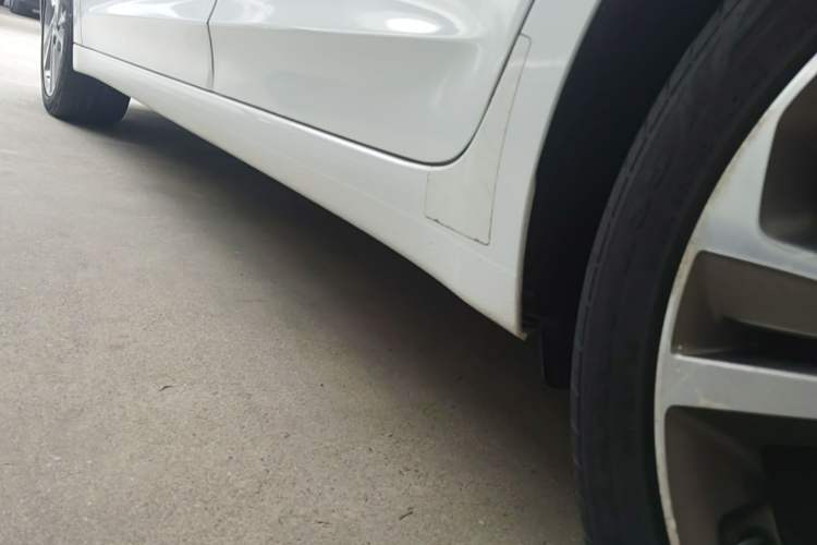 Used Hyundai Elantra (6th Generation / Lingdong) 2016 1.6L Automatic ZhiXuan – Elite Version Left Side Sill