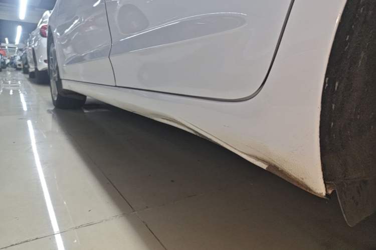 Used Hyundai Elantra (6th Generation / Lingdong) 2016 1.6L Automatic ZhiXuan – Elite Version Left Side Sill