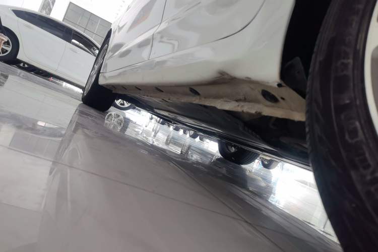 Used Hyundai Elantra (6th Generation / Lingdong) 2016 1.6L Automatic ZhiXuan – Elite Version Left Side Sill