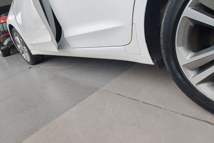 Used Hyundai Elantra (6th Generation / Lingdong) 2016 1.6L Automatic ZhiXuan – Elite Version Left Side Sill