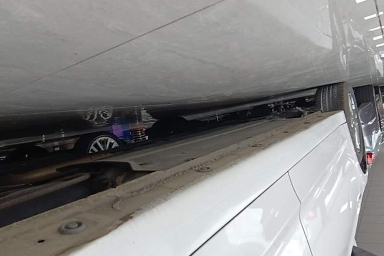 Used Hyundai Elantra (6th Generation / Lingdong) 2016 1.4T Dual-Clutch Xuan Dong · Dynamic Version Left Side Sill
