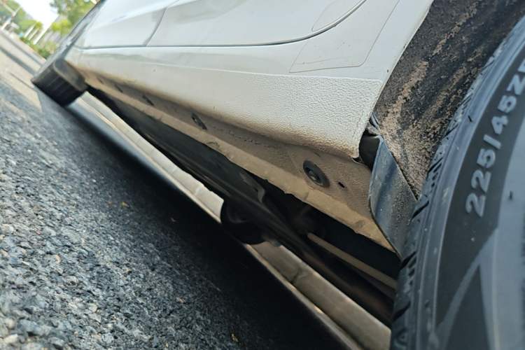 Used Hyundai Elantra (6th Generation / Lingdong) 2016 1.6L Automatic ZhiXuan – Elite Version Left Side Sill