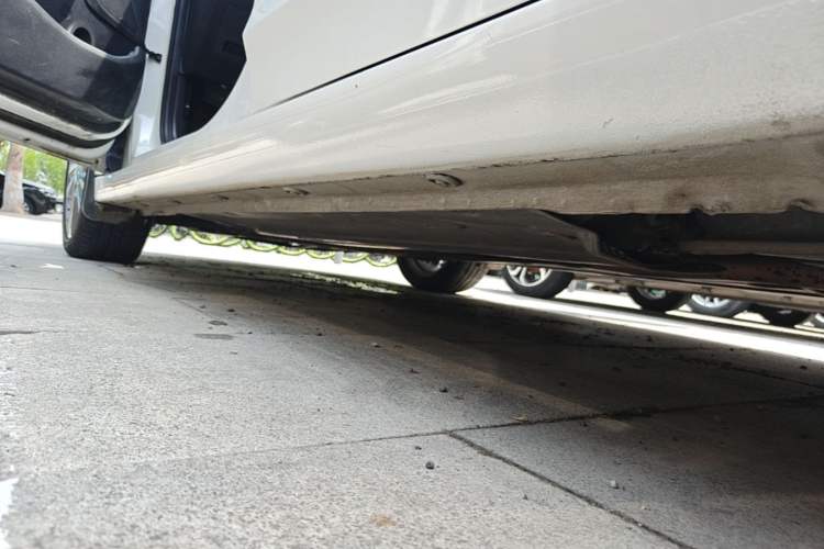 Used Hyundai Elantra (6th Generation / Lingdong) 2016 1.6L Automatic ZhiXuan – Elite Version Left Side Sill