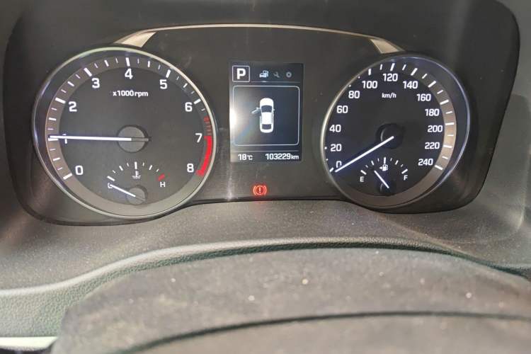 Used Hyundai Elantra (6th Generation / Lingdong) 2016 1.6L Automatic ZhiXuan – Elite Version Odometer Close Up