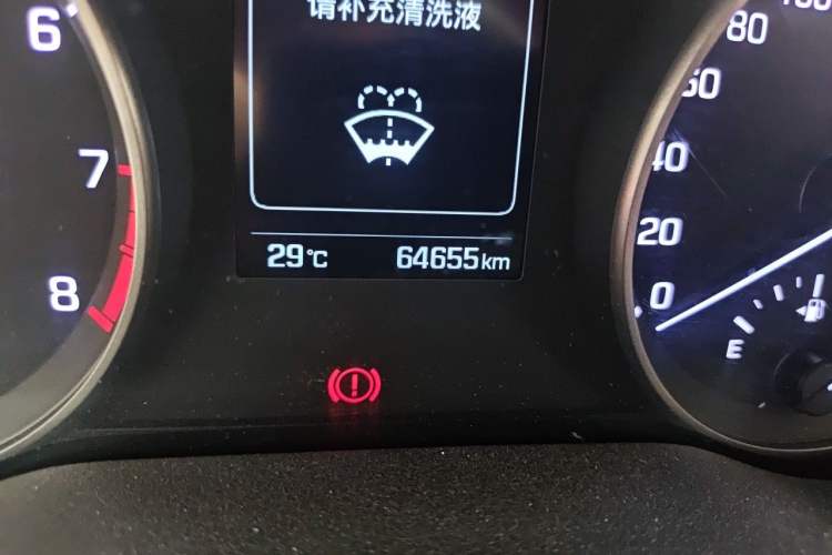 Used Hyundai Elantra (6th Generation / Lingdong) 2016 1.6L Automatic ZhiXuan – Elite Version Odometer Close Up