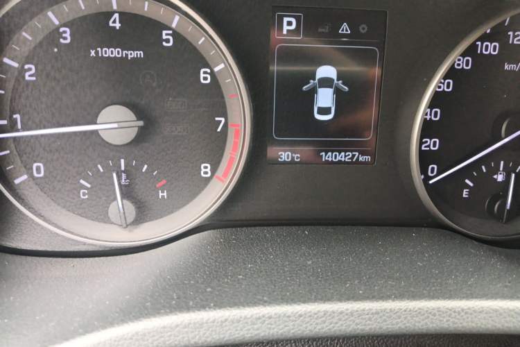 Used Hyundai Elantra (6th Generation / Lingdong) 2016 1.6L Automatic ZhiXuan – Elite Version Odometer Close Up