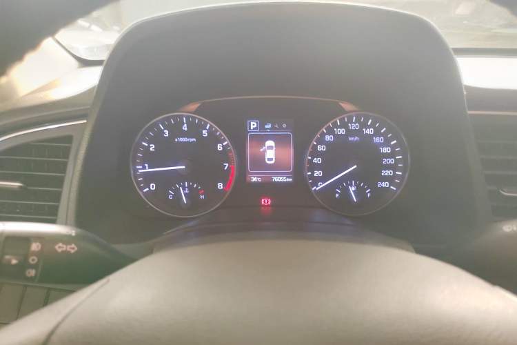 Used Hyundai Elantra (6th Generation / Lingdong) 2016 1.6L Automatic ZhiXuan – Elite Version Odometer Close Up