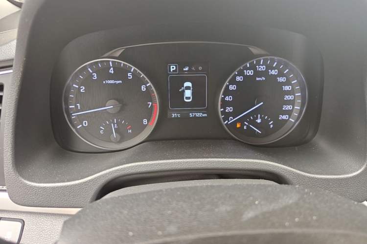 Used Hyundai Elantra (6th Generation / Lingdong) 2016 1.6L Automatic ZhiXuan – Elite Version Odometer Close Up