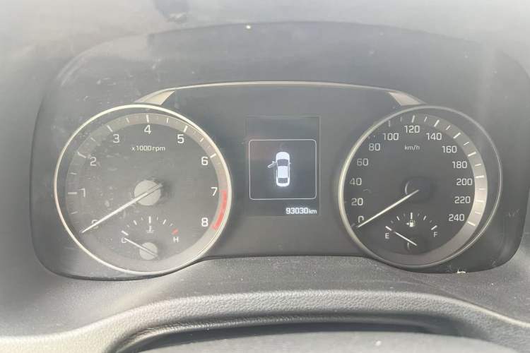 Used Hyundai Elantra (6th Generation / Lingdong) 2016 1.6L Automatic ZhiXuan · Luxury Version Odometer Close Up