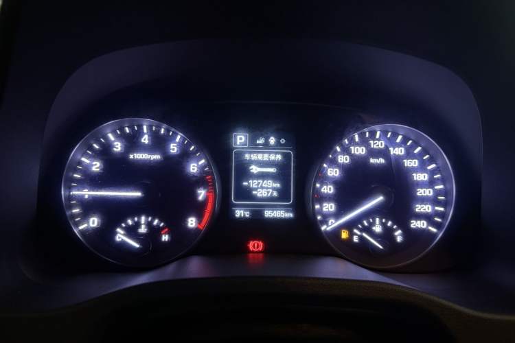 Used Hyundai Elantra (6th Generation / Lingdong) 2016 1.6L Automatic ZhiXuan – Elite Version Odometer Close Up