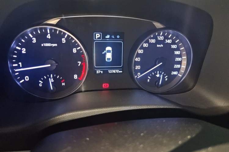 Used Hyundai Elantra (6th Generation / Lingdong) 2016 1.6L Automatic ZhiXuan – Elite Version Odometer Close Up