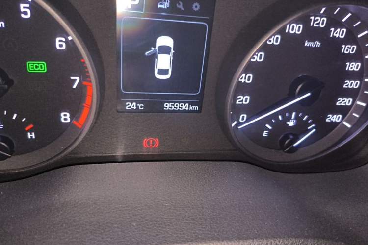 Used Hyundai Elantra (6th Generation / Lingdong) 2016 1.6L Automatic ZhiXuan – Elite Version Odometer Close Up