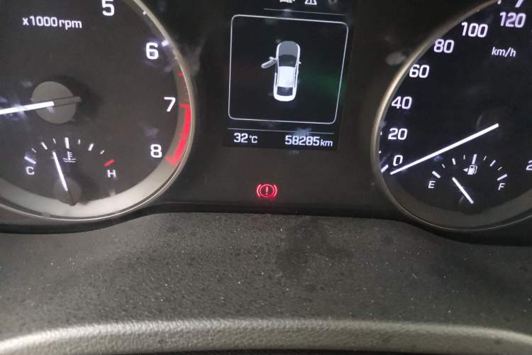 Used Hyundai Elantra (6th Generation / Lingdong) 2016 1.6L Manual ZhiXuan·Youth Edition Odometer Close Up