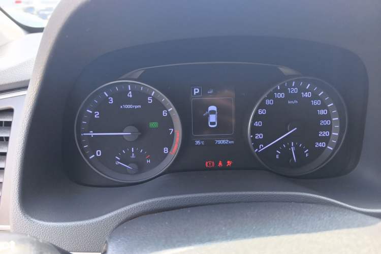 Used Hyundai Elantra (6th Generation / Lingdong) 2016 1.6L Automatic ZhiXuan – Elite Version Odometer Close Up