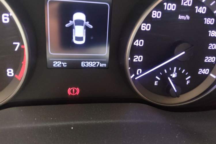 Used Hyundai Elantra (6th Generation / Lingdong) 2016 1.6L Automatic ZhiXuan – Elite Version Odometer Close Up